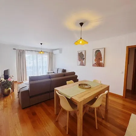 Santos Da Ii Apartment *